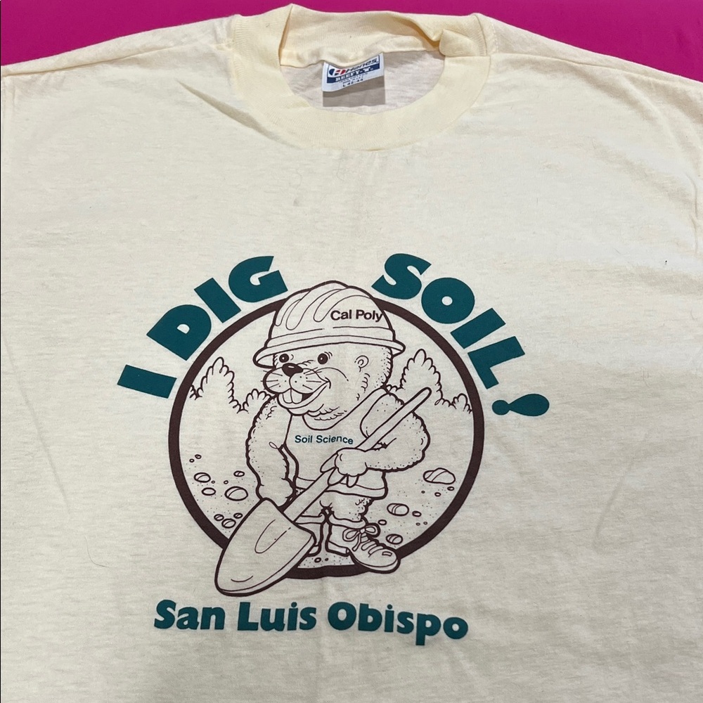 Vintage 80’s HANES , I DIG SOIL! CAL POLY San Luis Obispo single stitch t shirt